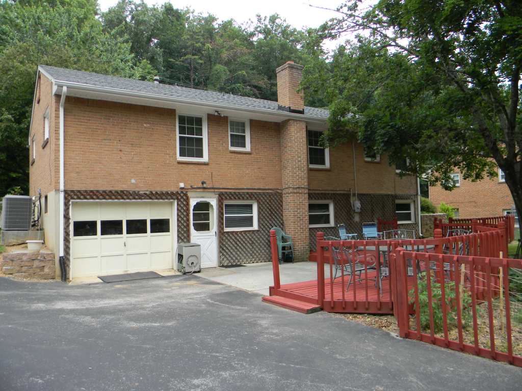 5435 Grandin Rd Extension Roanoke, VA 24018 - Photo 20 of 20 Rear Exterior