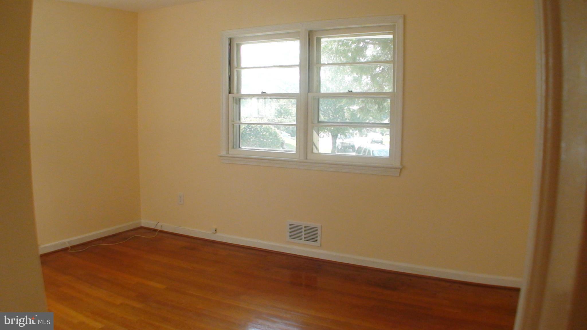 2609 Hughes Road Adelphi, MD 20783 - Photo 12 of 30 Bedroom (Master)