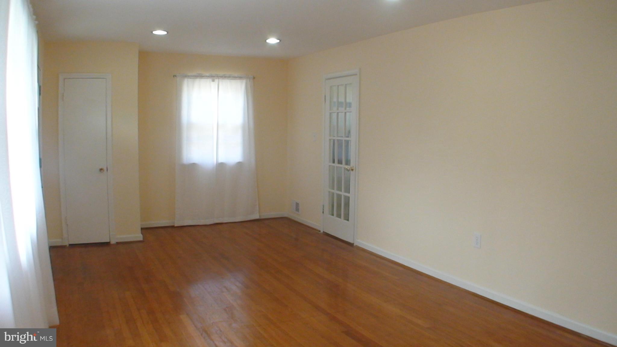 2609 Hughes Road Adelphi, MD 20783 - Photo 15 of 30 Living Room