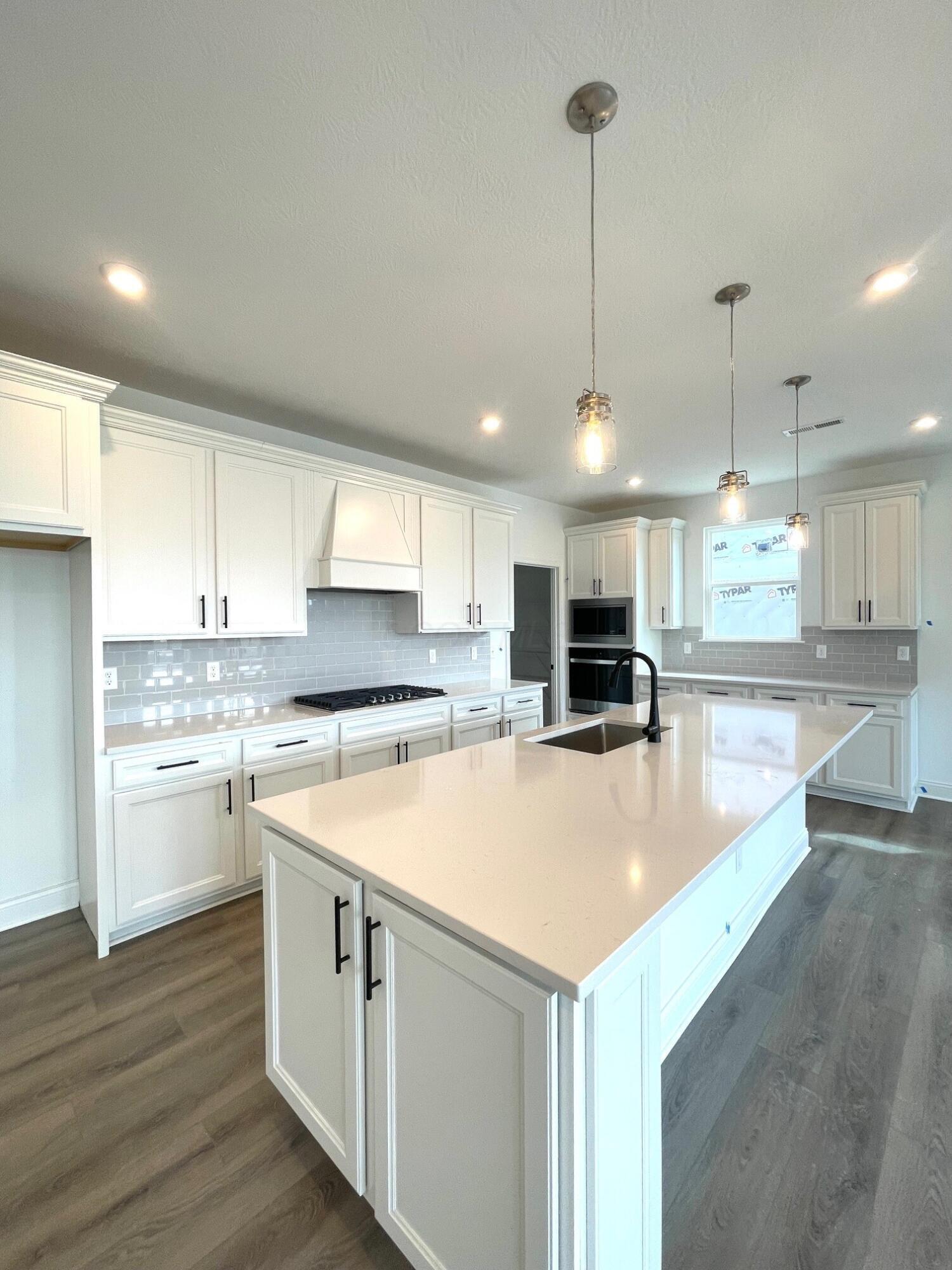 960 Oldcastle Road Lewis Center, OH 43035 - Photo 3 of 20 Kitchen