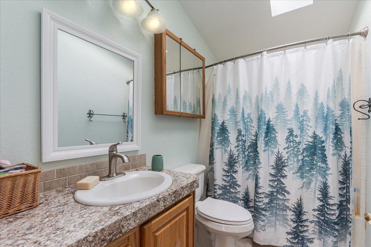 16963 Southwest Bullhead Road Terrebonne, OR 97760 - Photo 19 of 26 Main House Bath