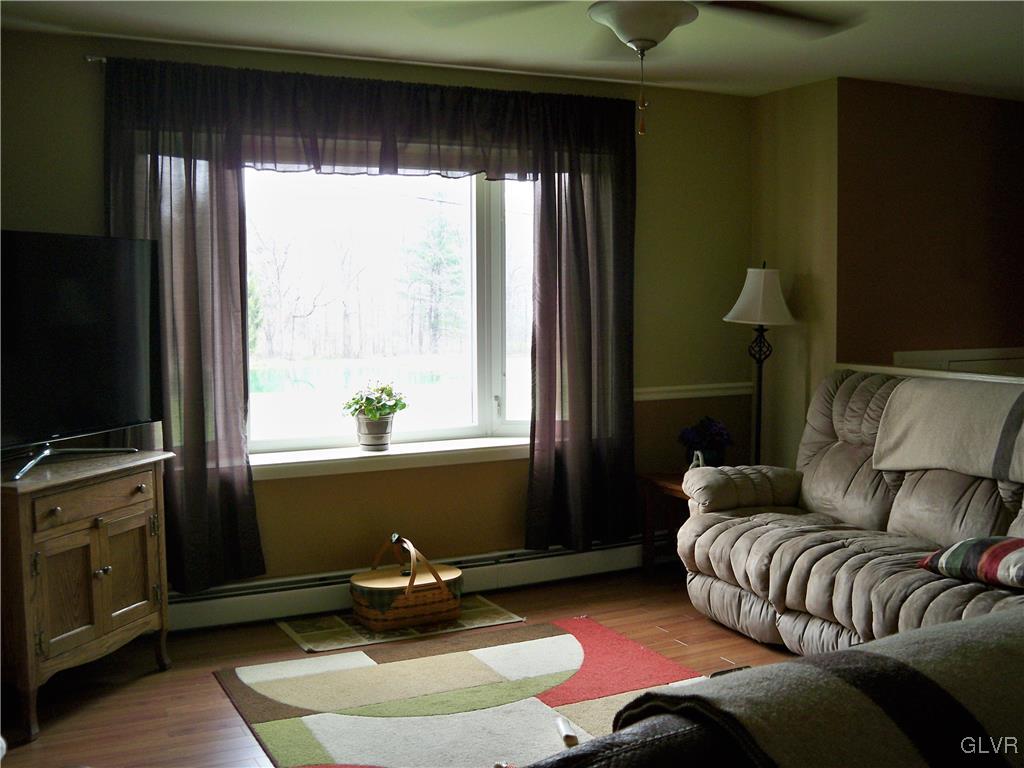 224 Springhouse Road Lehighton, PA 18235 - Photo 5 of 29 Gallery Image 5