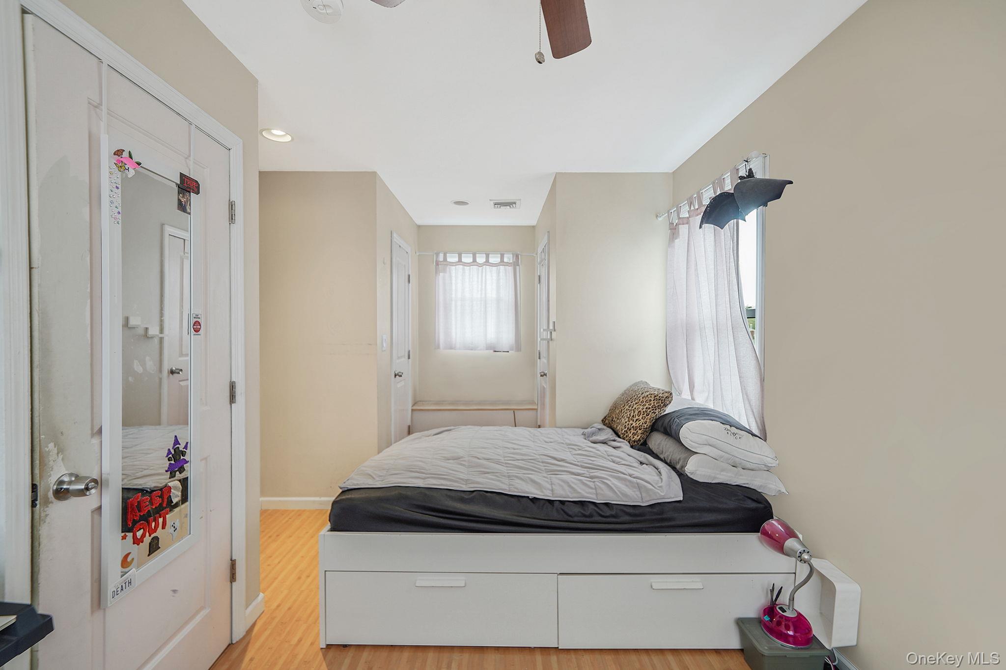 374 Rider Avenue Patchogue, NY 11772 - Photo 16 of 24