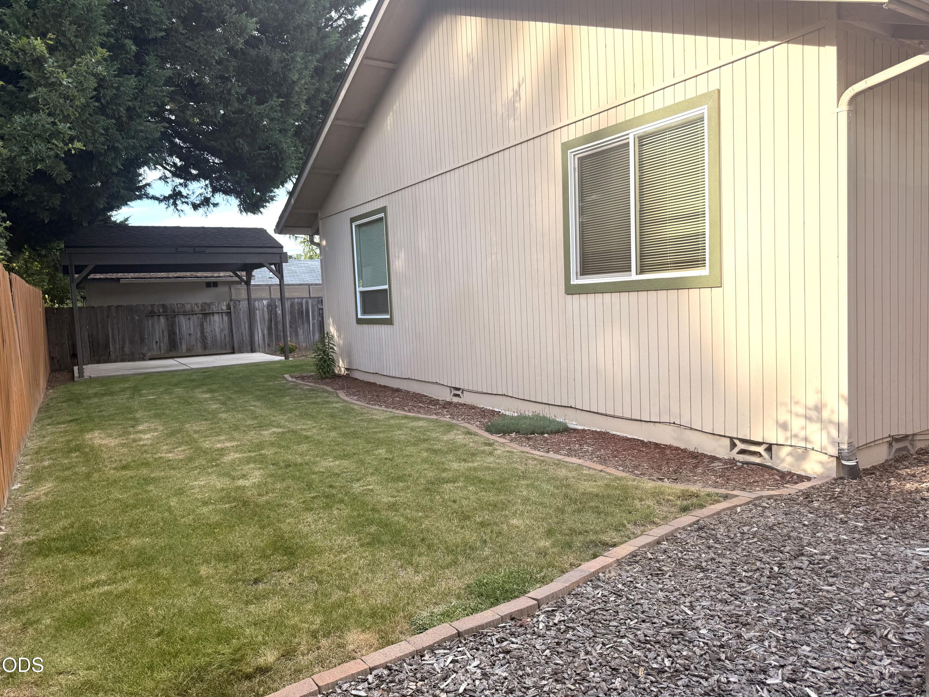 1002 Angler Lane Grants Pass, OR 97527 - Photo 20 of 23