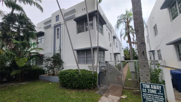 $2,000 | 1559 Meridian Avenue, Unit 207, Miami Beach, FL 33139