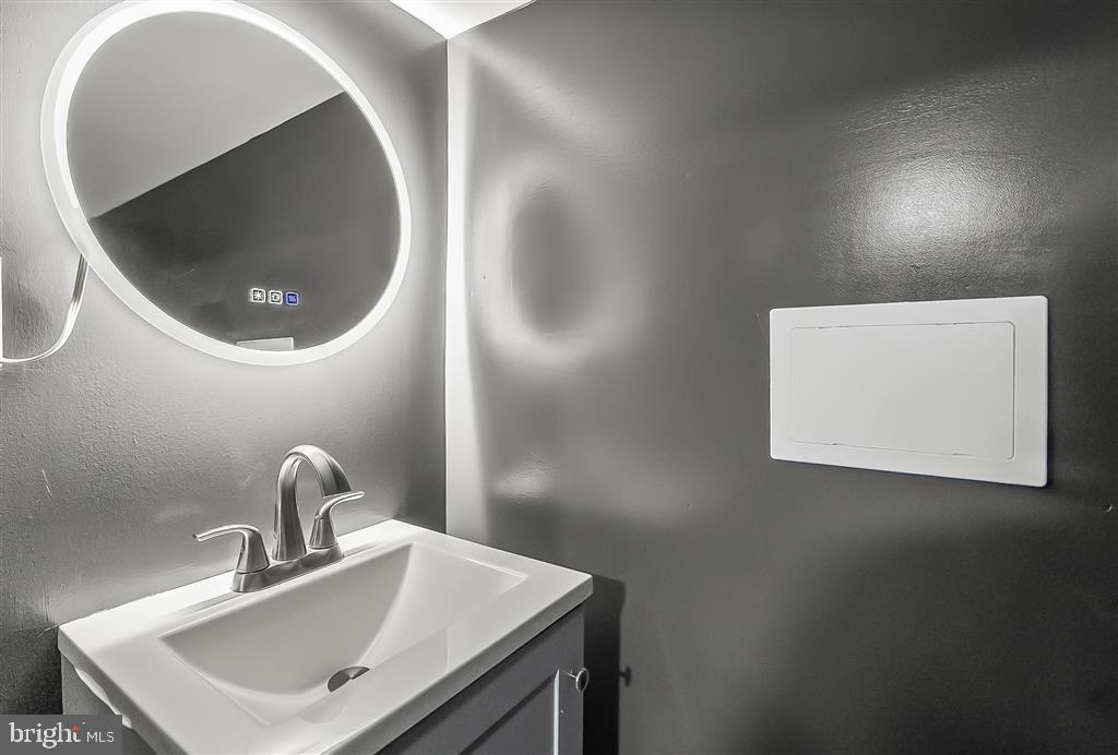 427 East 28th Street Baltimore, MD 21218 - Photo 19 of 23