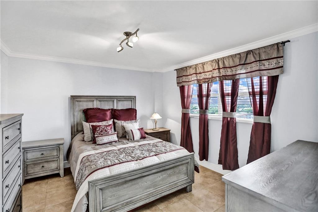 1160 Hillsboro Mile, Unit 904 Hillsboro Beach, FL 33062 - Photo 22 of 68 Primary Bedroom with Furniture