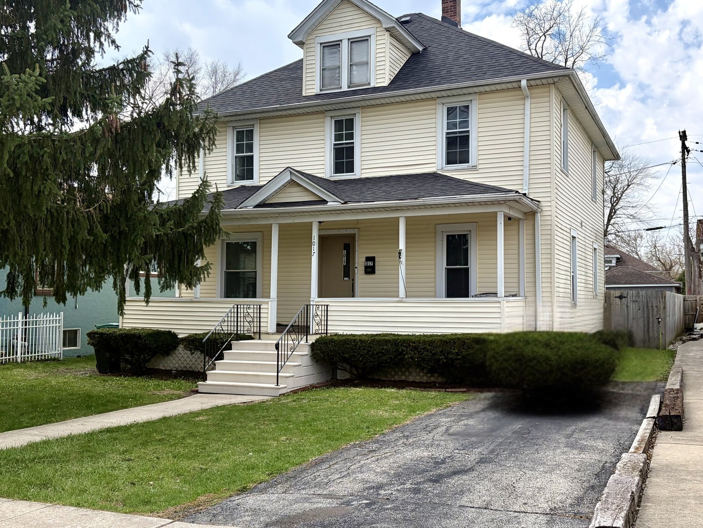 1017 Nicholson Street Joliet, IL 60435 - Photo 1 of 30