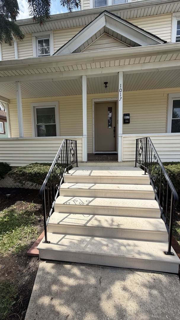 1017 Nicholson Street Joliet, IL 60435 - Photo 2 of 30