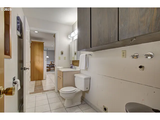 $929,000 | 32320 Northeast Ammeter Road, Washougal, WA 98671