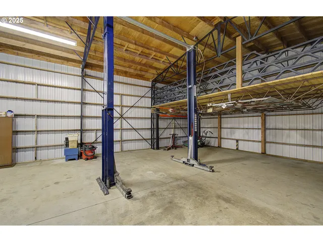 $929,000 | 32320 Northeast Ammeter Road, Washougal, WA 98671