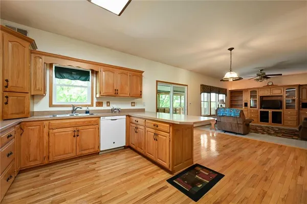 $660,000 | 36404 East County Line Road, Lone Jack, MO 64070