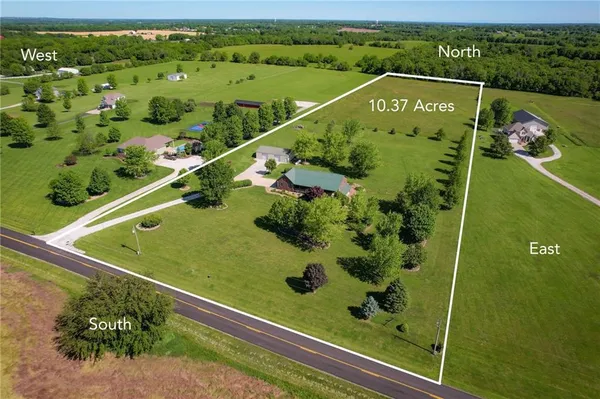 $660,000 | 36404 East County Line Road, Lone Jack, MO 64070
