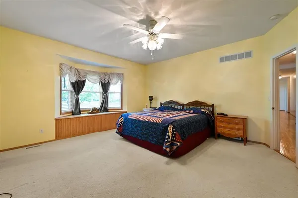 $660,000 | 36404 East County Line Road, Lone Jack, MO 64070