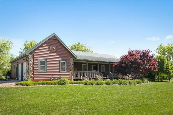 $660,000 | 36404 East County Line Road, Lone Jack, MO 64070