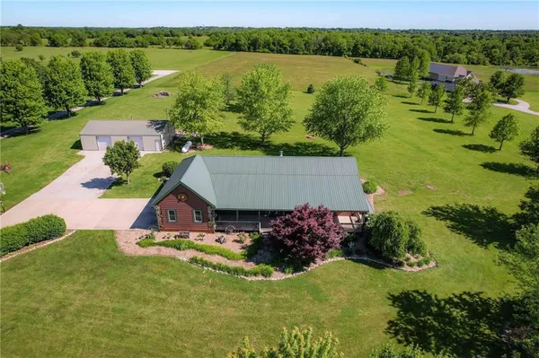 $660,000 | 36404 East County Line Road, Lone Jack, MO 64070