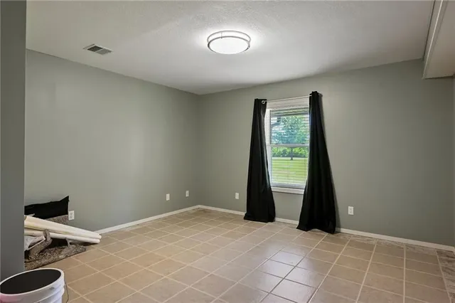 $685,000 | 36404 East County Line Road, Lone Jack, MO 64070