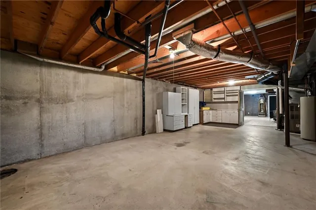 $685,000 | 36404 East County Line Road, Lone Jack, MO 64070