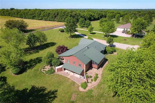$660,000 | 36404 East County Line Road, Lone Jack, MO 64070