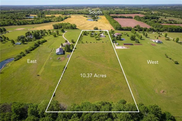 $660,000 | 36404 East County Line Road, Lone Jack, MO 64070