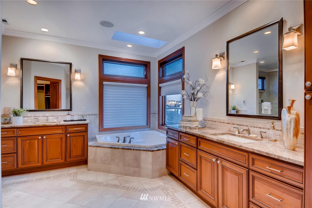 315 Ward Street Seattle, WA 98109 - Photo 16 of 25