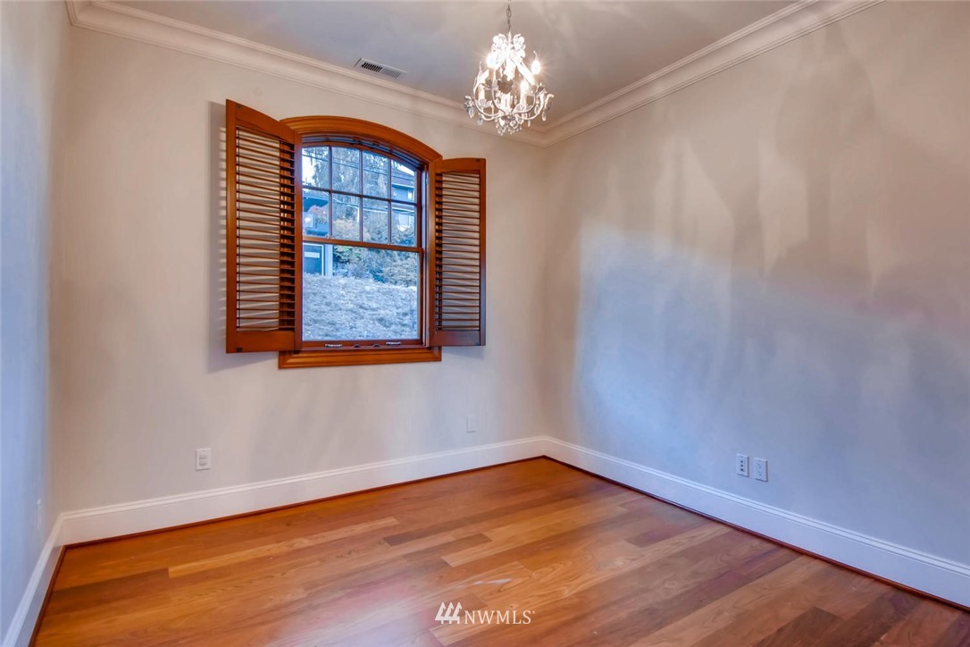 315 Ward Street Seattle, WA 98109 - Photo 18 of 25