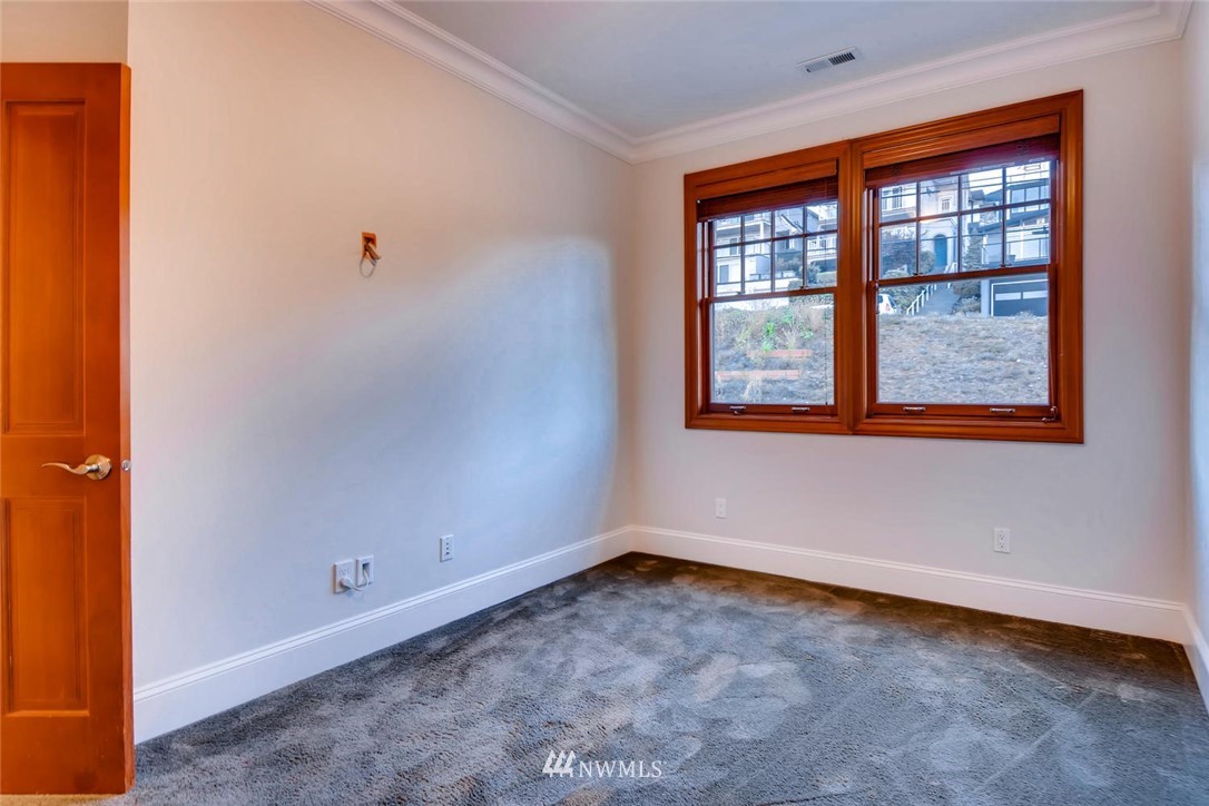 315 Ward Street Seattle, WA 98109 - Photo 19 of 25