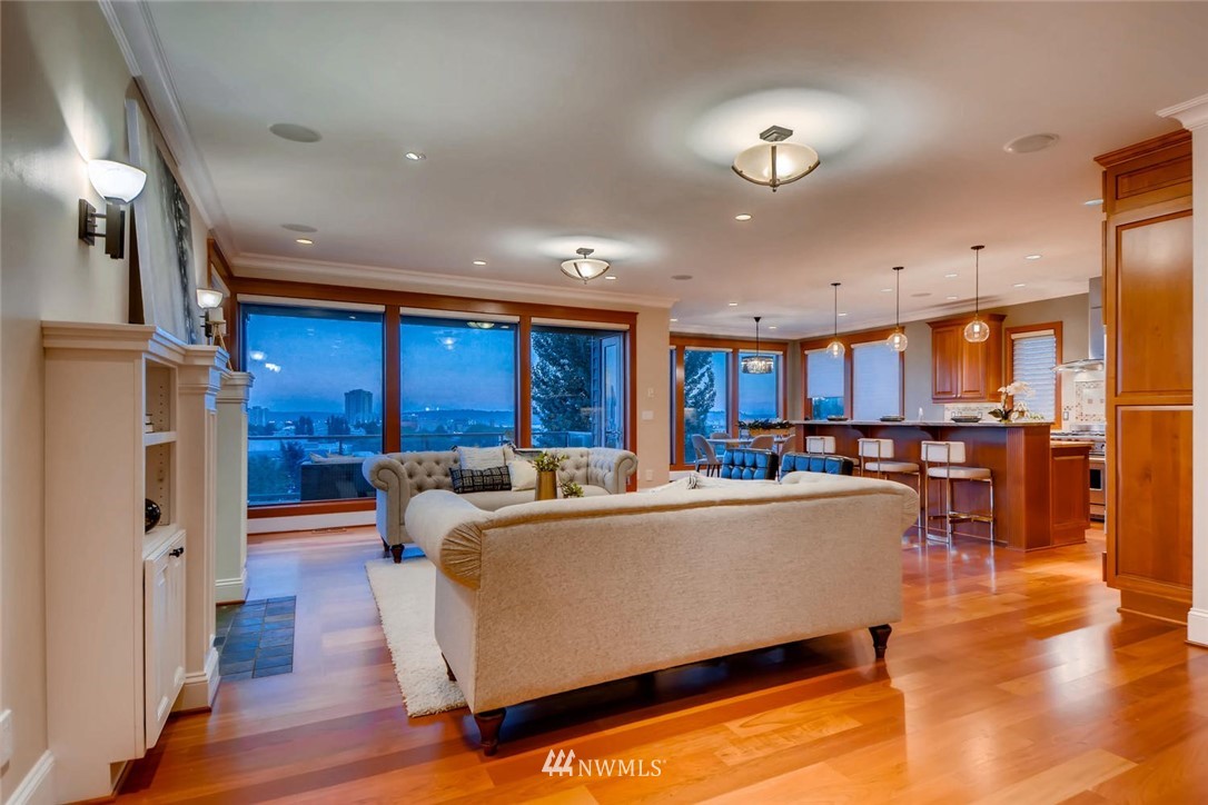 315 Ward Street Seattle, WA 98109 - Photo 4 of 25