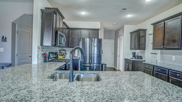 $539,900 | 6775 Wildlife Circle, Piney Flats, TN 37686