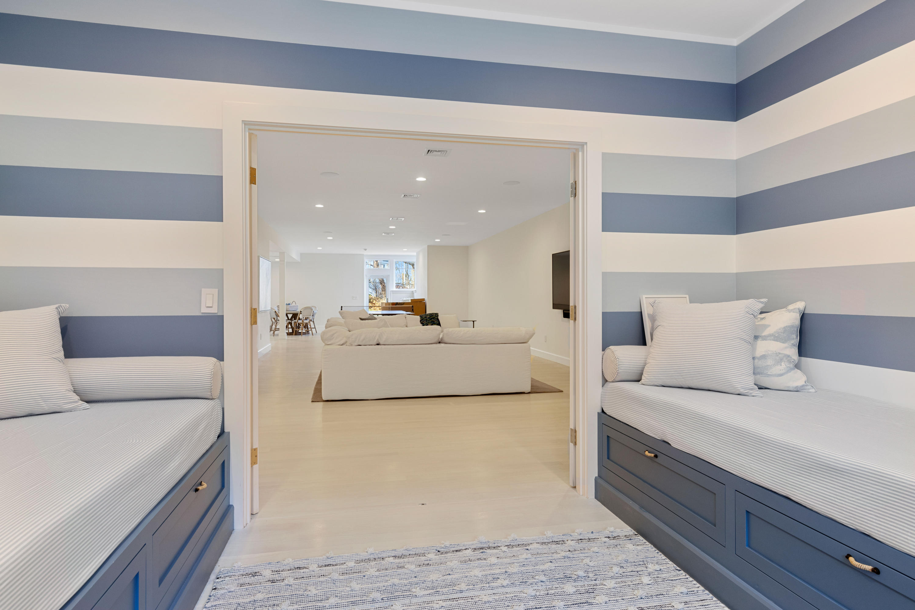 113 Seapine Road North Chatham, MA 02650 - Photo 38 of 45 113SeaLR-48