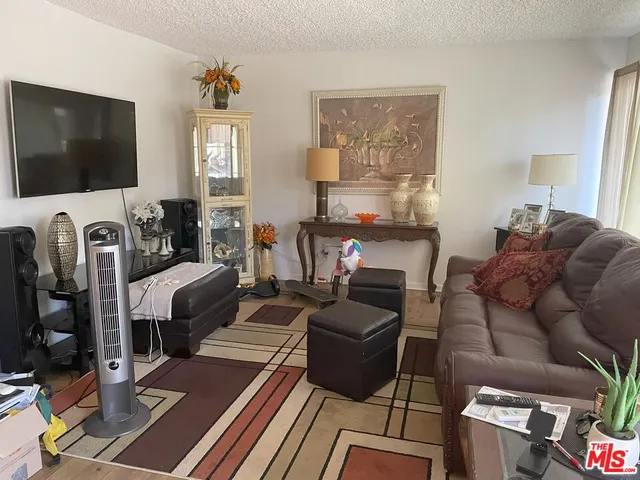 $294,000 | 8649 Sunland Boulevard, Unit 5, Sun Valley, CA 91352
