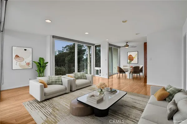 $725,000 | 2055 East Broadway, Unit 401, Long Beach, CA 90803