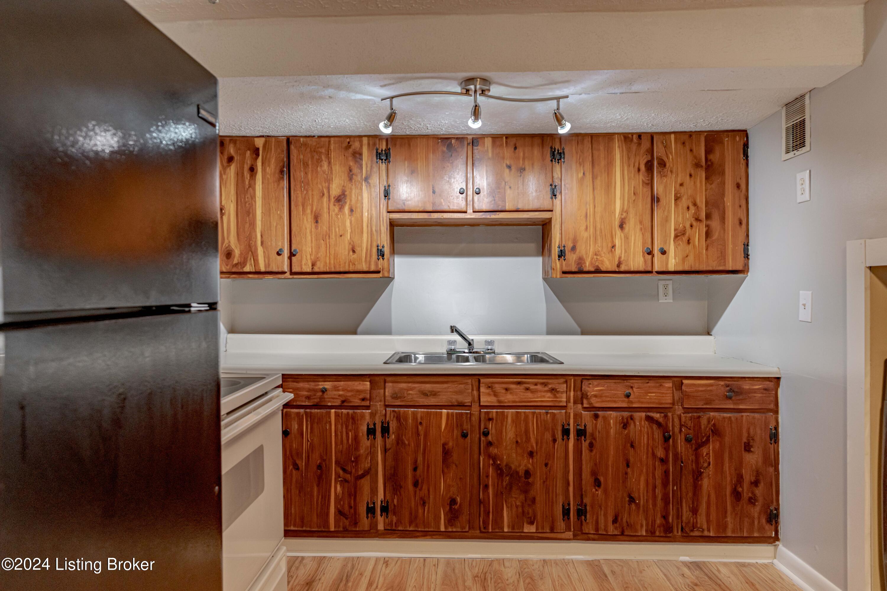 1145 Castleman Branch Road Shepherdsville, KY 40165 - Photo 31 of 43 DSC02759