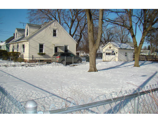 181 Edendale Street Springfield, MA 01104 - Photo 2 of 18