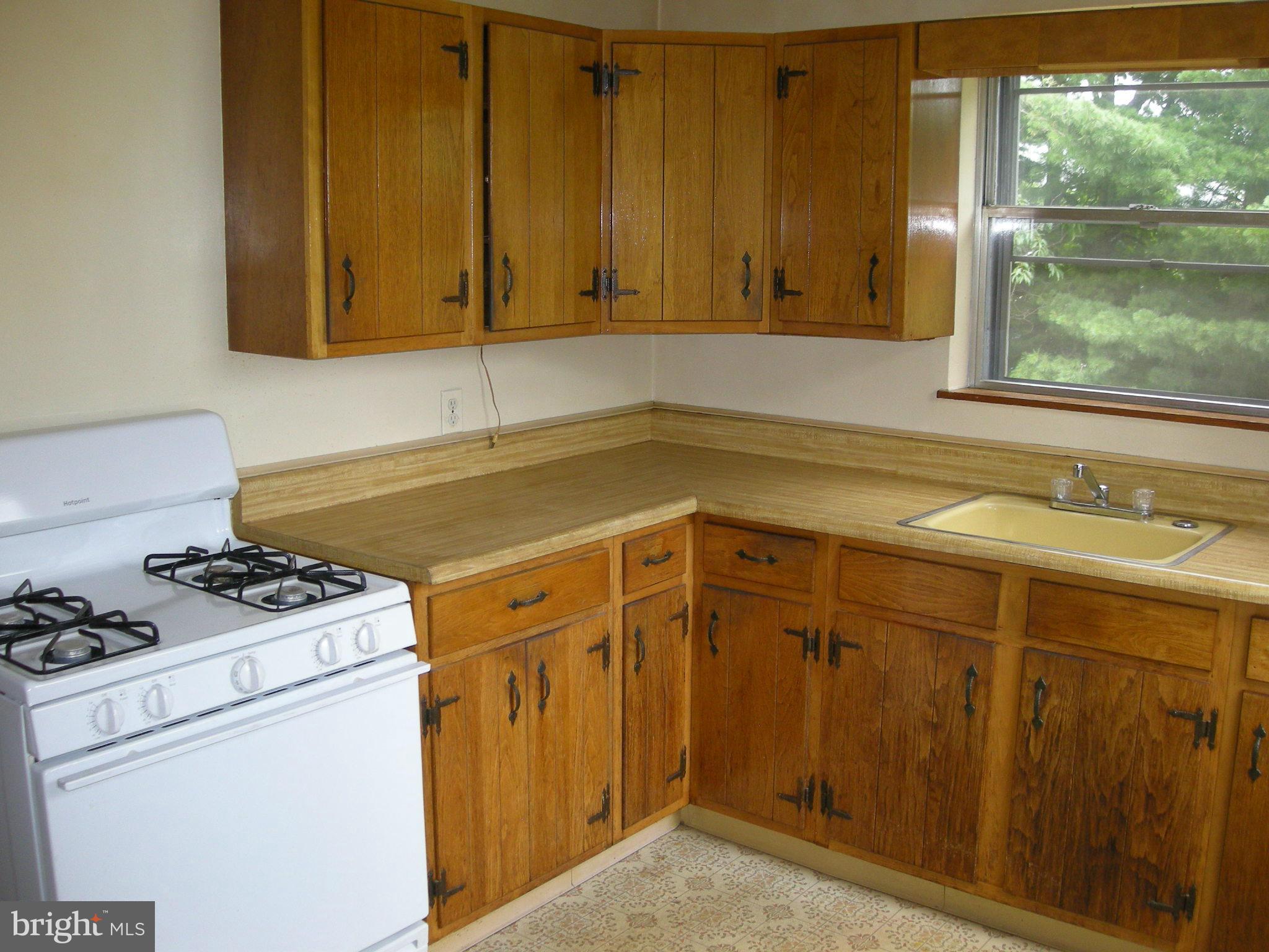 7901 33rd Street Rosedale, MD 21237 - Photo 12 of 14 Kitchen