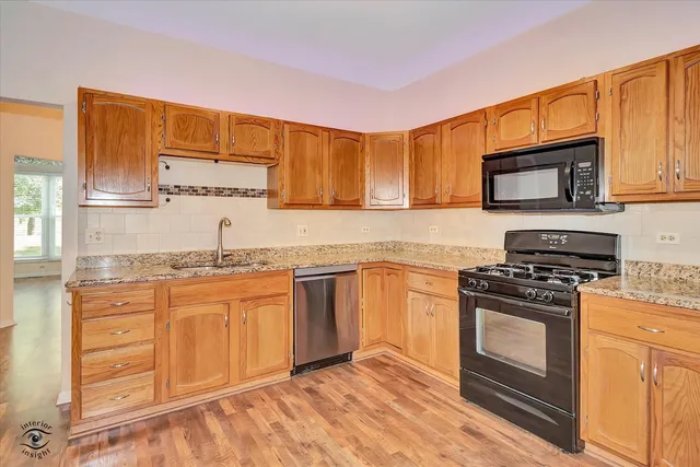 $415,900 | 1114 Tennyson Lane, Naperville, IL 60540