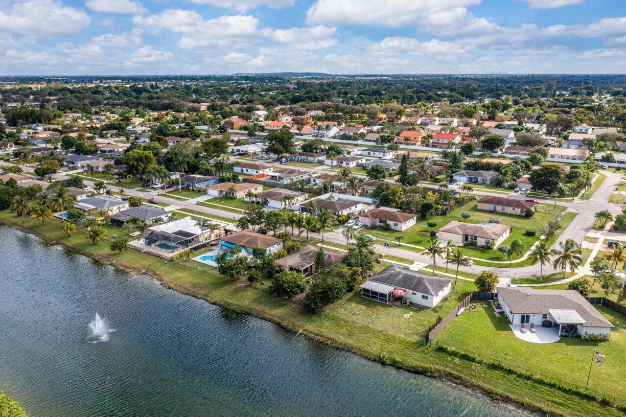 10905 Eureka Street Boca Raton, FL 33428 - Photo 27 of 35 031-10905EurekaStreet-BocaRaton-FL-33428