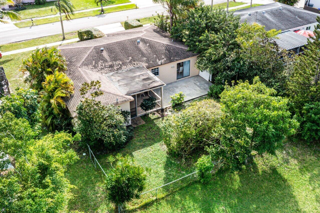 10905 Eureka Street Boca Raton, FL 33428 - Photo 3 of 35 028-10905EurekaStreet-BocaRaton-FL-33428
