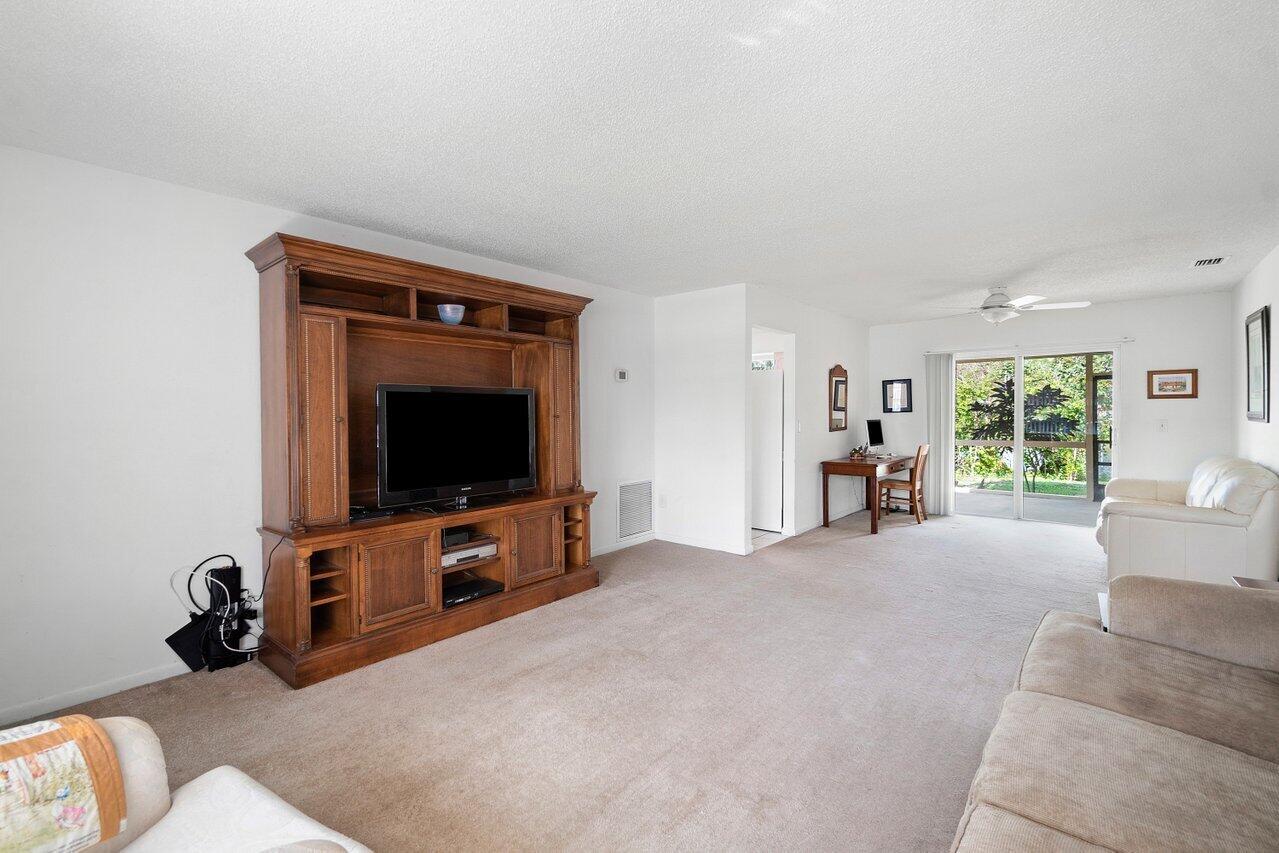 10905 Eureka Street Boca Raton, FL 33428 - Photo 5 of 35 007-10905EurekaStreet-BocaRaton-FL-33428