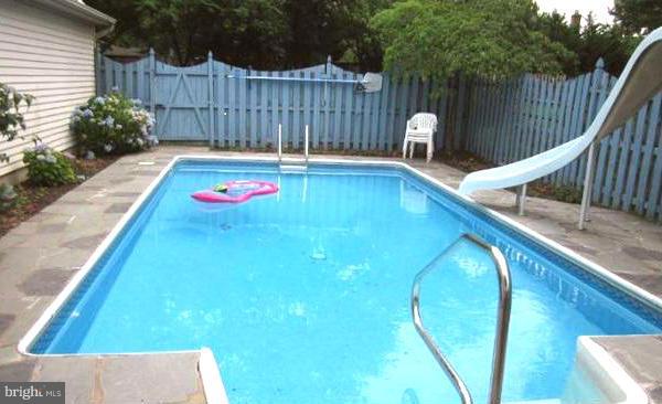 587 Over Ridge Drive Frederick, MD 21703 - Photo 30 of 30 Pool New Liner!!