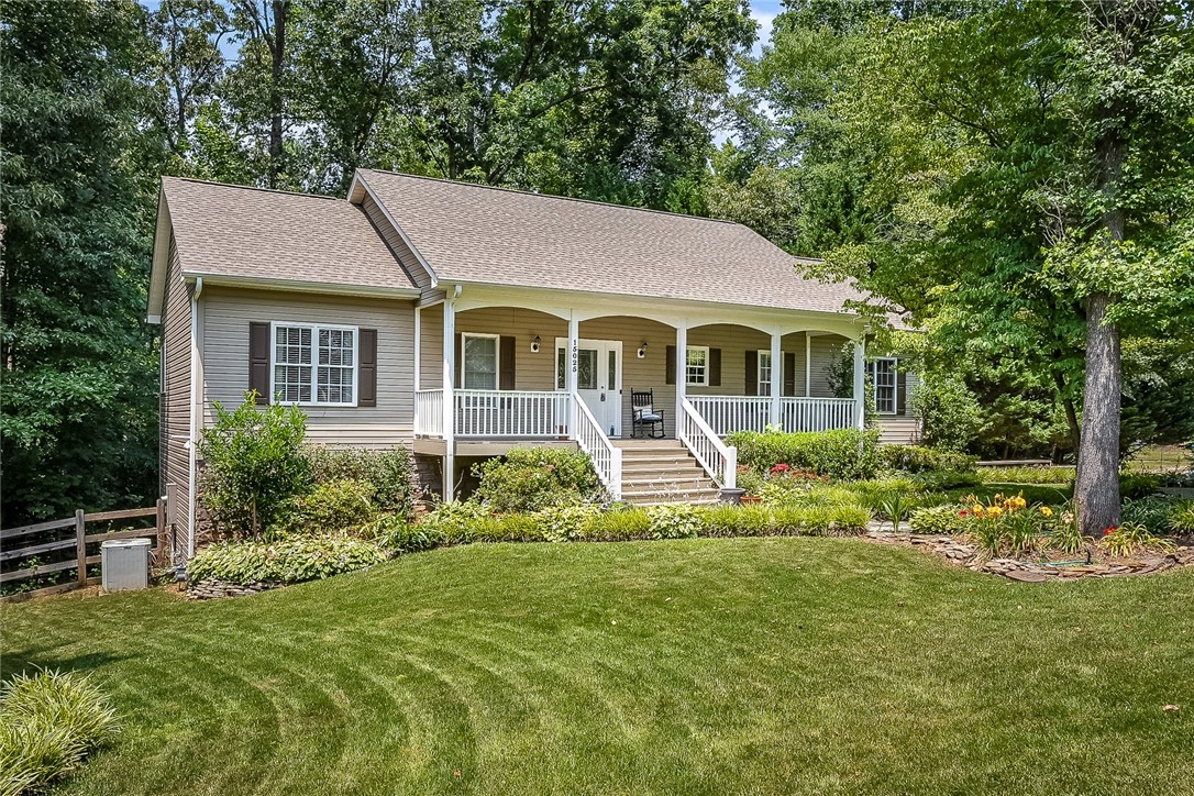 15025 Beacon Ridge Drive Seneca, SC 29678 - Photo 1 of 41 Welcome to 15025 Beacon Ridge Dr. Seneca