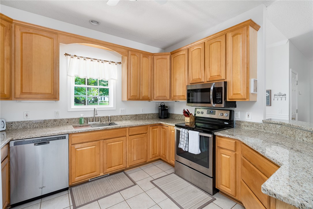 15025 Beacon Ridge Drive Seneca, SC 29678 - Photo 11 of 41 Stainless steel appliances and bright cabinetry