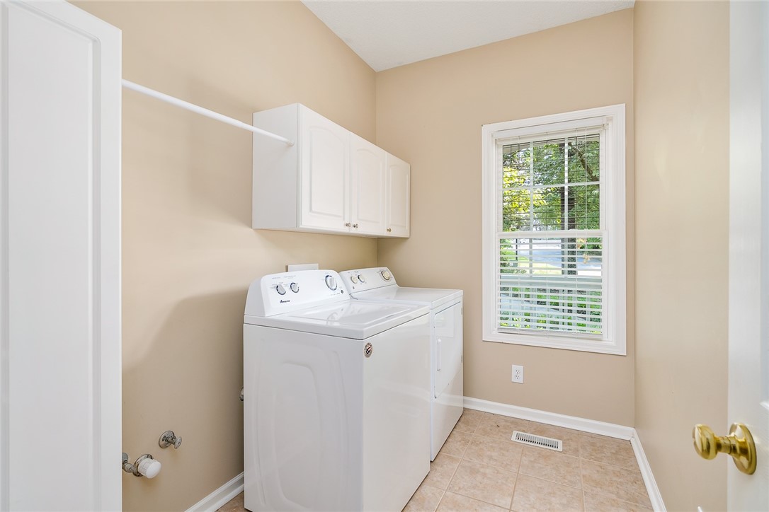 15025 Beacon Ridge Drive Seneca, SC 29678 - Photo 22 of 41 Laundry room