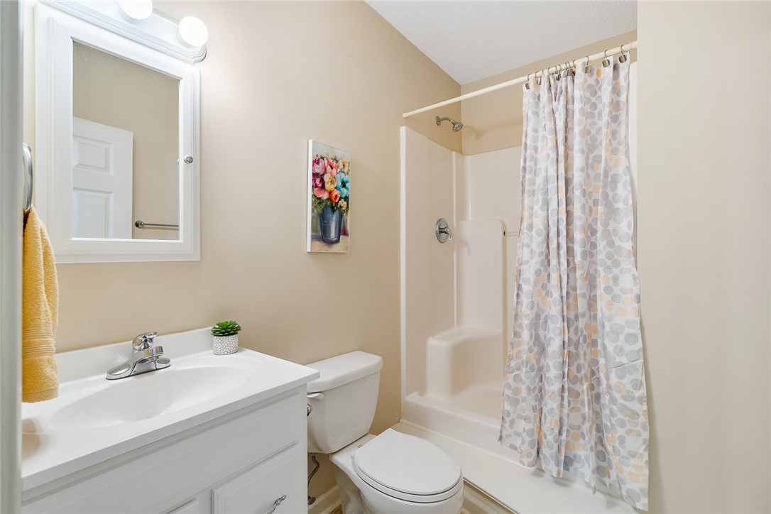 15025 Beacon Ridge Drive Seneca, SC 29678 - Photo 27 of 41 Third full bathroom on lower level
