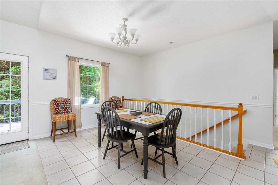 15025 Beacon Ridge Drive Seneca, SC 29678 - Photo 8 of 41 Dining area