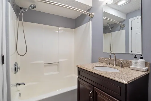 $3,200 | 5 Aspen Lane, Merrimack, NH 03054