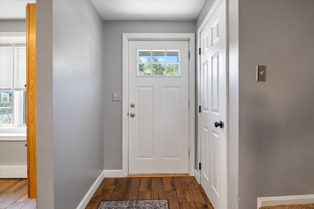 5 Aspen Lane Merrimack, NH 03054 - Photo 2 of 31