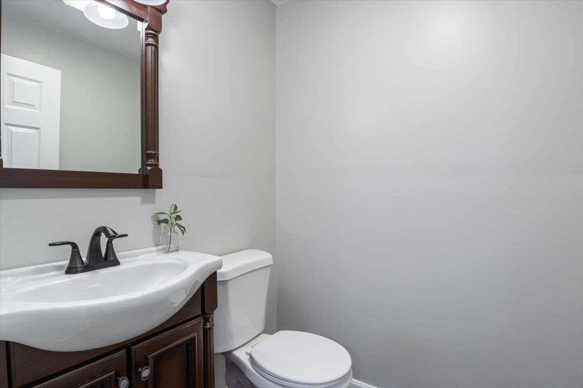 5 Aspen Lane Merrimack, NH 03054 - Photo 8 of 31