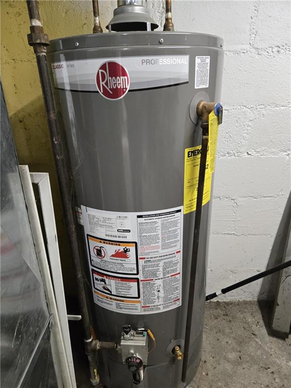 133 Freeport Road Butler, PA 16002 - Photo 23 of 26 a close view of stove