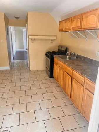 $1,800 | 1289 Springfield Avenue, Irvington, NJ 07111